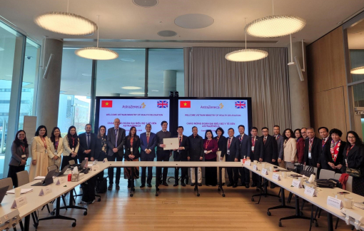 Đoàn đại biểu Bộ Y tế Việt Nam thăm Trung tâm Nghiên cứu và Phát triển của AstraZeneca tại Cambridge
