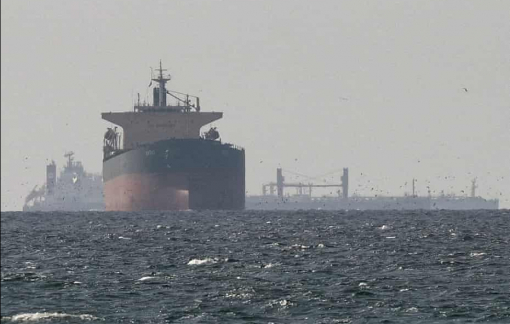 Iran đe dọa đóng cửa hoàn toàn eo biển Hormuz nếu Mỹ tấn công cơ sở năng lượng