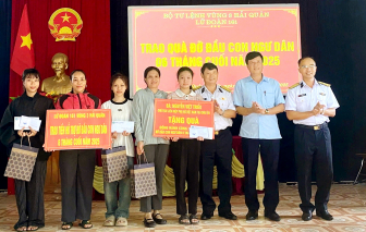 “Bố hải quân” - điểm tựa của trẻ mồ côi miền biển