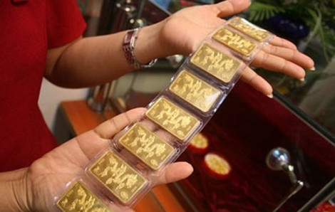 Vừa giảm sâu, giá vàng quay đầu tăng 5 triệu đồng/lượng