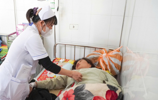 19 người nghi ngộ độc sau khi ăn bánh mì xe đẩy