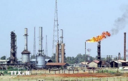 Giá dầu thế giới giảm mạnh sau động thái 'xuống thang' của Mỹ