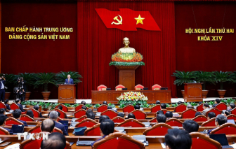 Bế mạc Hội nghị Trung ương lần thứ 2: Thống nhất cao về những vấn đề lớn, hệ trọng