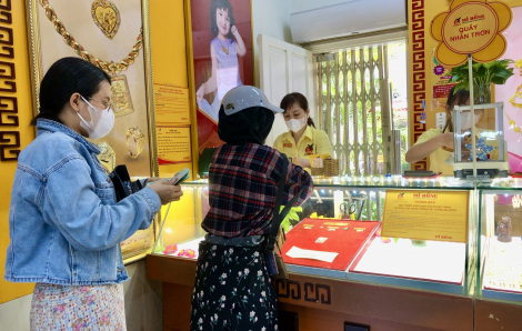 Giá vàng quay đầu giảm