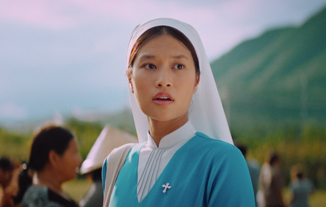 Hoa hậu Thiên Ân đến tu viện học tập để nhập vai nữ tu