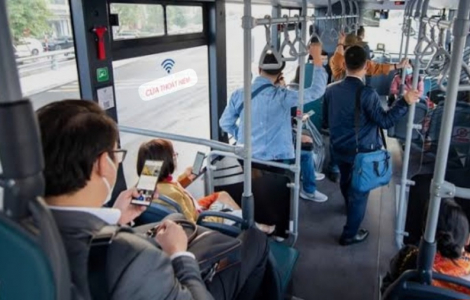 Phía sau những chuyến xe bus: Hạnh phúc tự thân của cặp đôi hưu trí 'tích tiểu thành đại'