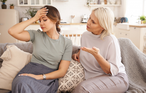 Làm gì khi con dâu thiên vị nhà ngoại?