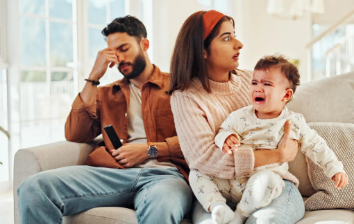 Nguy cơ trầm cảm ở nam giới bùng phát sau 1 năm làm cha