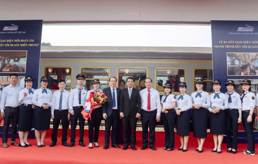 Ra mắt giao diện mới đoàn tàu “ Hành trình kết nối di sản miền Trung”