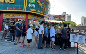 Xe bánh mì nổi tiếng ở Đà Nẵng bị xử lý vì lấn chiếm vỉa hè