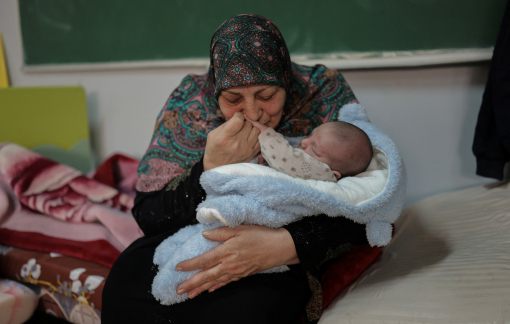 Hành trình sinh con đầy nước mắt của các bà mẹ giữa chiến sự Trung Đông