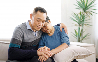 Bữa trưa vui vẻ ở nhà bà