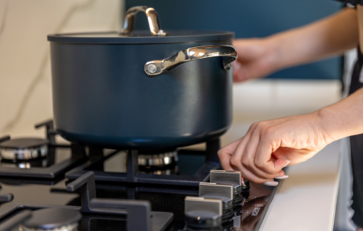 7 cách giảm tiền điện từ bếp nấu