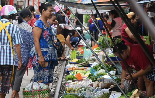Thái Lan tung hàng loạt chương trình hỗ trợ, giúp người dân vượt bão giá