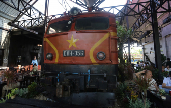 Quán cà phê Hỏa Xa ở Huế bất ngờ hot trên mạng xã hội