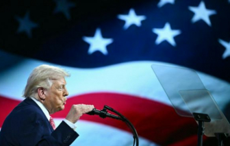 Iran tăng cường tấn công, ông Trump để ngỏ khả năng chiếm đảo Kharg