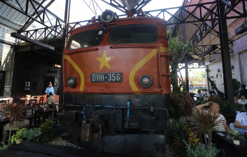 Quán cà phê Hỏa Xa ở Huế bất ngờ hot trên mạng xã hội