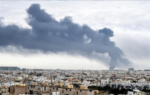 Iran tấn công nhà máy điện và khử mặn tại Kuwait