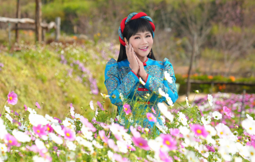 Ngọc Huyền ấm lòng với 'Duyên Tình sân khấu' kỷ niệm 42 năm ca hát