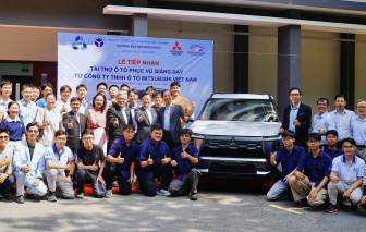 Sinh viên Bách khoa TPHCM được tặng mẫu xe ô tô mới nhất để thực hành