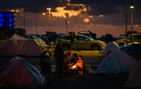 Iran phóng tên lửa khắp Trung Đông, bất chấp lời đe dọa của ông Trump