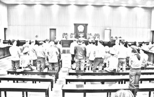 Cựu Cục phó bị truy nã bất ngờ gửi đơn tới tòa