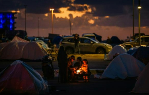 Iran phóng tên lửa khắp Trung Đông, bất chấp lời đe dọa của ông Trump