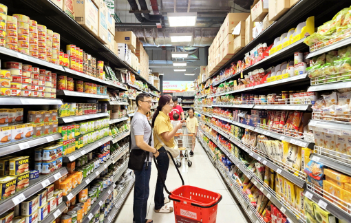 Người dân chi tiêu tiết kiệm do vật giá leo thang