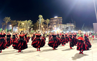 Người đánh thức đêm Vũng Tàu bằng vũ điệu