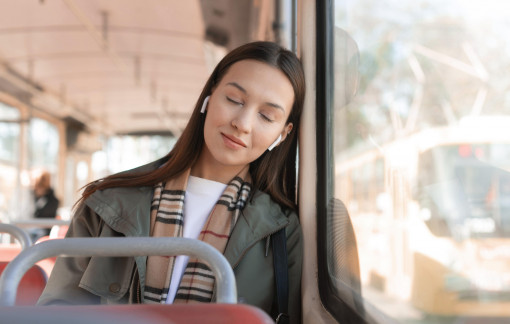 Đi làm bằng xe buýt, tôi tiết kiệm được tiền xăng, lại có thời gian cho bản thân