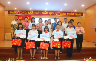 Thêm 5 học sinh được tiếp sức đến trường từ chương trình 'Vòng tay yêu thương – Mẹ đỡ đầu'