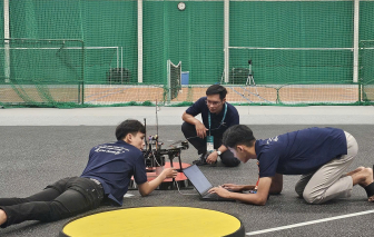 Hợp tác 'ba nhà', phát triển lĩnh vực thiết bị bay không người lái