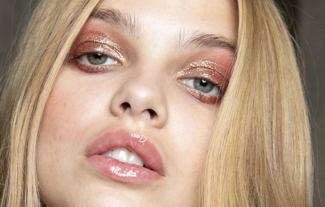 Bí quyết rạng rỡ, căng mọng từ cơn sốt làm đẹp 'thạch dẻo'