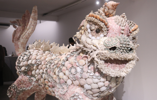 Khai mạc triển lãm “Thắm lại”: Đi tìm sắc đỏ của Hồ Xuân Hương qua những nhịp cầu nghệ thuật mới