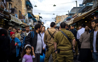 Israel đang dần kiệt sức giữa vòng vây chiến tranh?