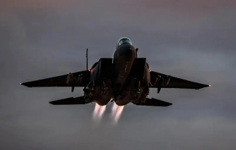 Trực thăng tìm kiếm của Mỹ cũng bị tấn công, Iran ráo riết truy tìm phi công rơi từ máy bay Mỹ