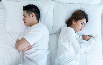 Sao anh không muốn gần em thêm chút nữa?