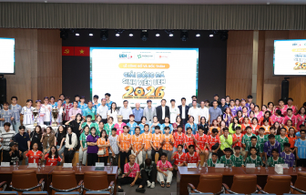 Đại học Kinh tế TPHCM: Giải bóng đá sinh viên lần đầu có đội bóng nữ