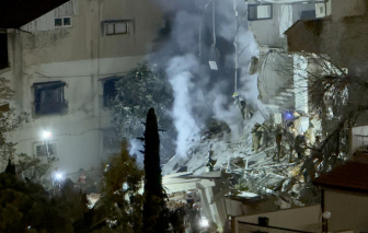 Iran đáp trả đe dọa từ ông Donald Trump, giá dầu tăng mạnh