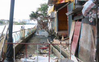 UBND TPHCM yêu cầu xử lý các công trình, bãi vật liệu lấn chiếm bãi sông