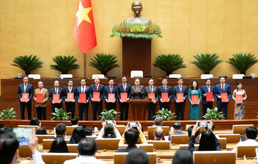 Quốc hội khóa XVI có 6 Phó chủ tịch, 2 thành viên là nữ