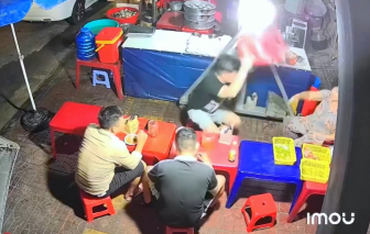 Tạm giữ kẻ hành hung nữ chủ quán bánh bèo