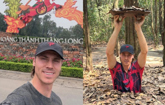 Tay vợt pickleball hàng đầu thế giới mê mải khám phá chợ Bến Thành, địa đạo Củ Chi....