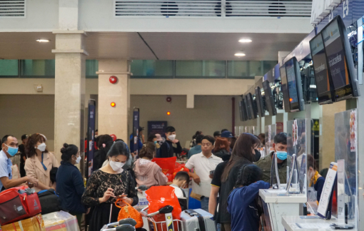 Giá vé máy bay, tàu hỏa dịp 30/4 - 1/5 tăng cao, nhiều chặng khan hiếm