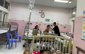 Hơn 100 học sinh Trường tiểu học ở Bình Quới, TPHCM khai báo bị nôn ói, sốt, đau bụng