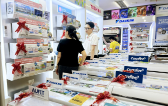 Thị trường hàng giải nhiệt “nóng” theo thời tiết