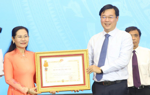 Phong trào Thi đua yêu nước - “đòn bẩy” để TPHCM đạt mức tăng trưởng 2 con số