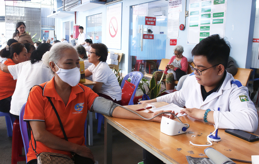 Phường Bình Lợi Trung ra mắt mô hình “Trao sức khỏe - Gửi yêu thương”
