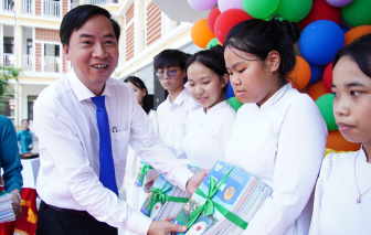 Xã đầu tiên trên cả nước cung cấp sách giáo khoa miễn phí cho học sinh