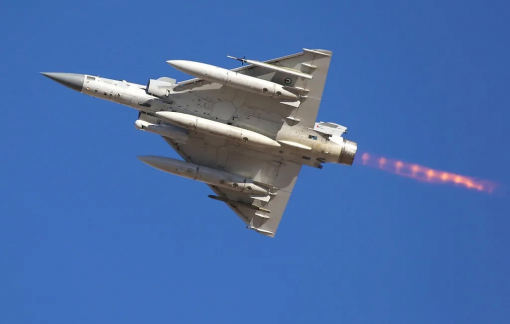 Nghi vấn tiêm kích UAE tấn công nhà máy lọc dầu Iran sau thỏa thuận ngừng bắn Mỹ - Iran